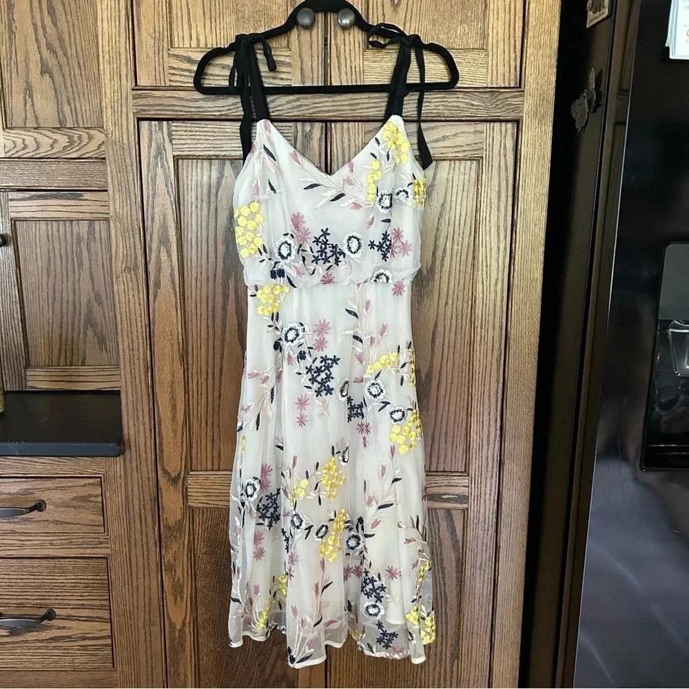 Donna Morgan | Blouson Yellow Floral Embroidered Midi Dress Shoulder Tie | sz 0 - Picture 5 of 13